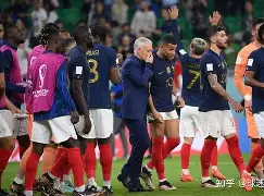 乐鱼-包含赛地聚焦：法国杯冲刺阶段热度飙升；广东宏远单刀错失；球迷炸锅；资深球员宣示担当的词条