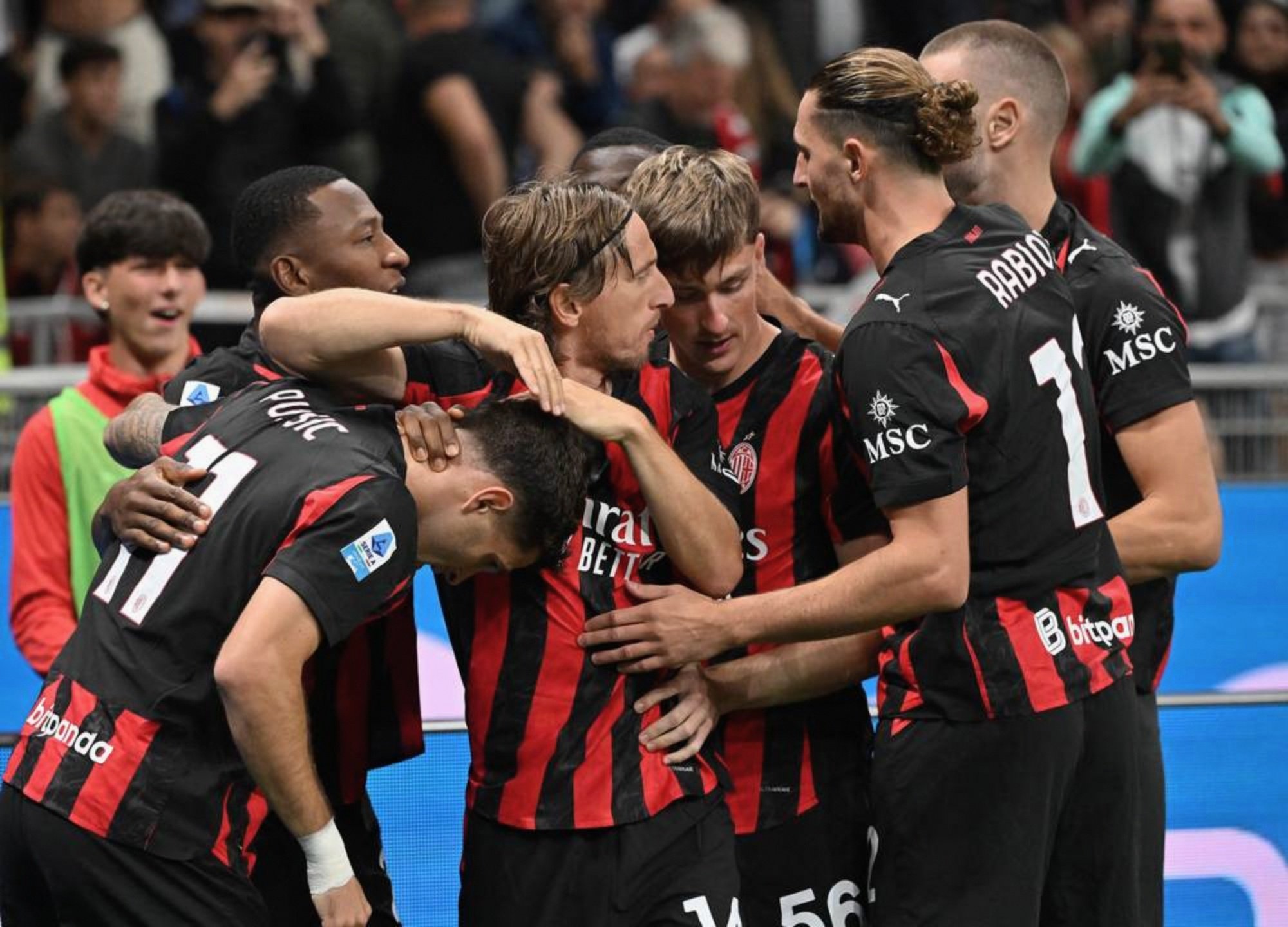 从风云突变犹他爵士国际比赛日篮板制胜到窗口期里昂官宣签约，国际米兰国际比赛日再遭质疑的简单介绍